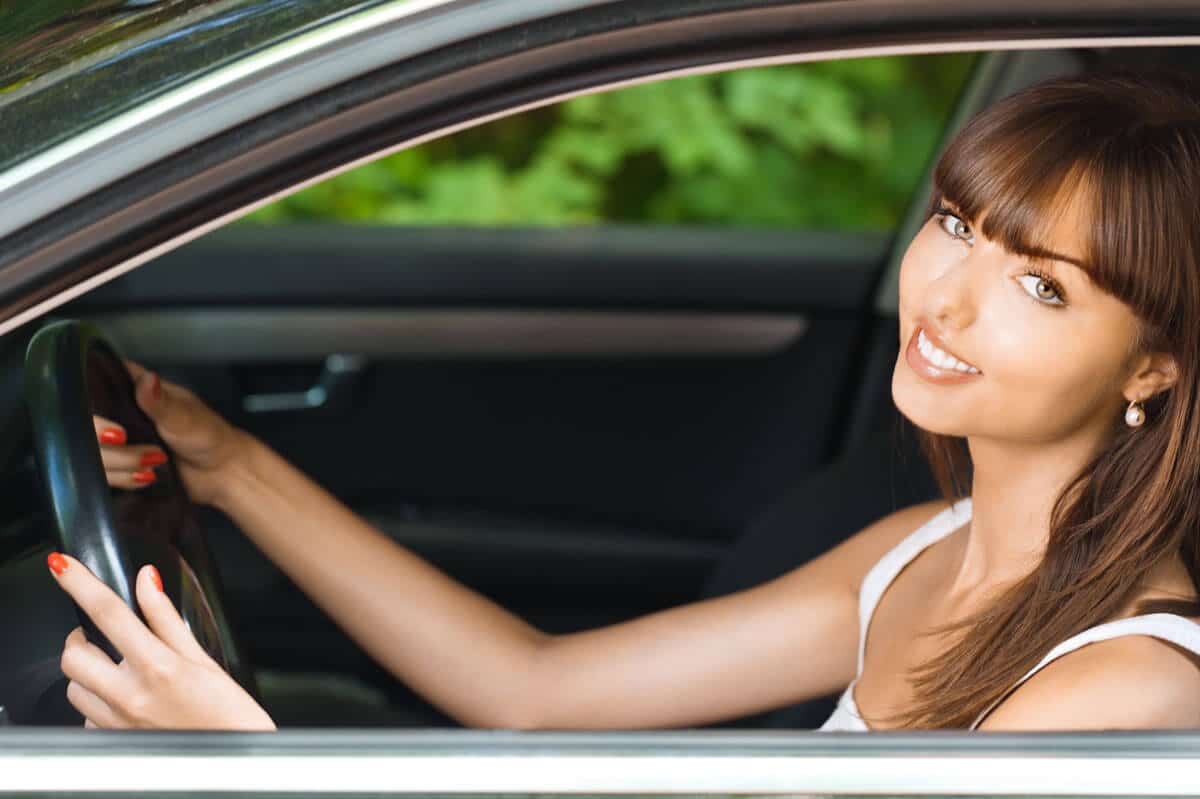 Assurance jeune conducteur en Belgique : prix, astuces et pièges (2026)